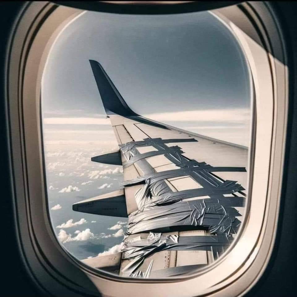 Tourenplanung mit Motorradkarte und Ausrüstung